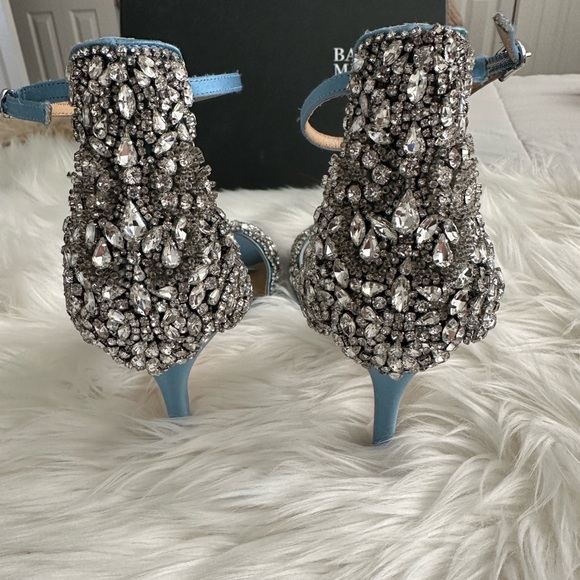 Glamorous blue shoes - Picture 3 of 6